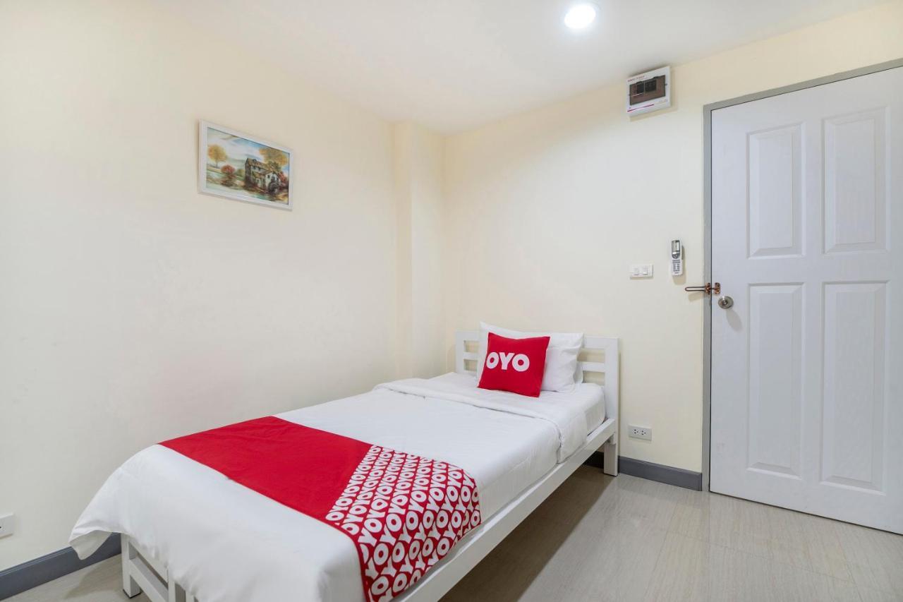 Hotel Oyo 439 Bed & Bus 2*