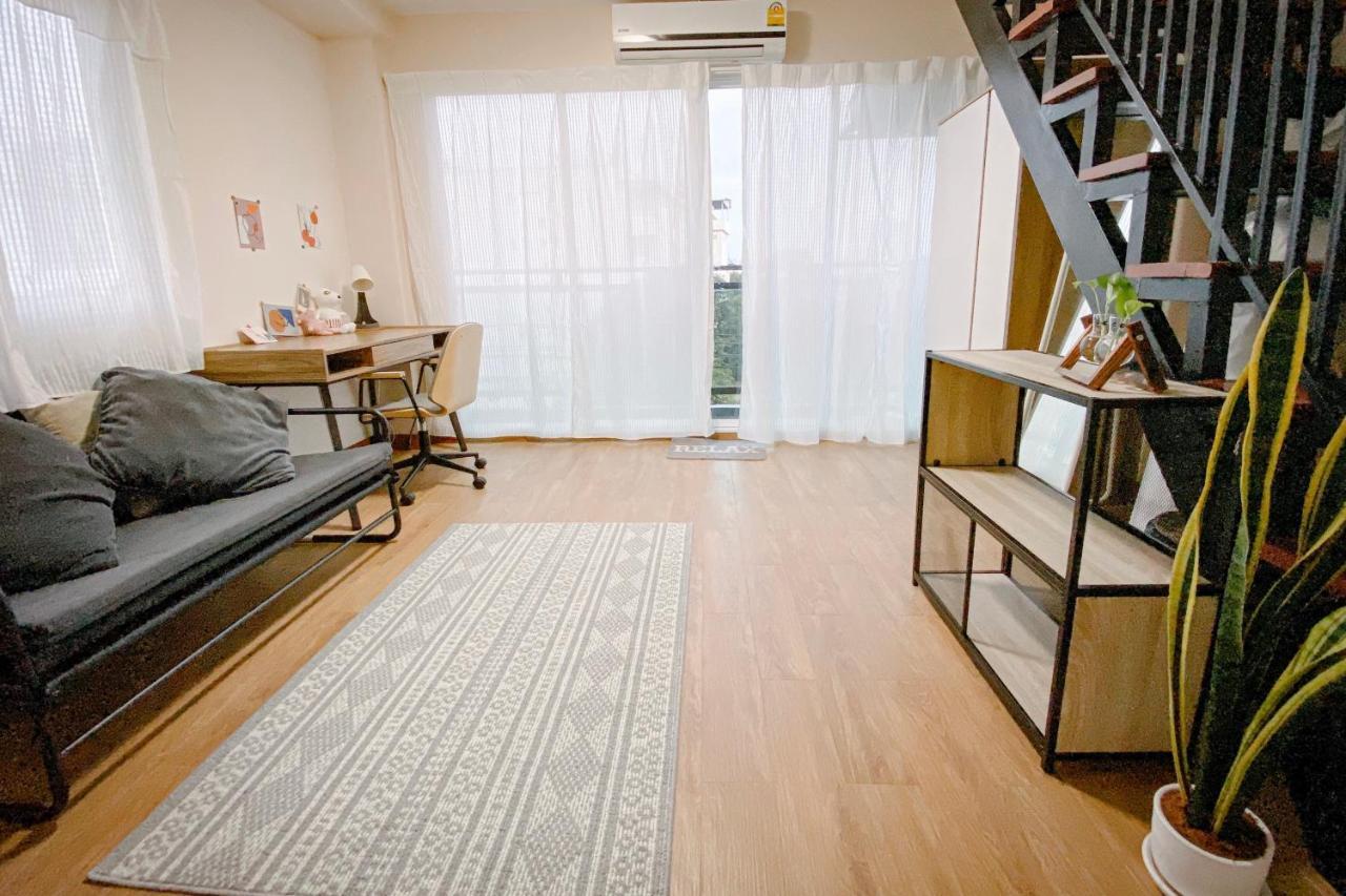 Small Space Cafe & * Bangkok