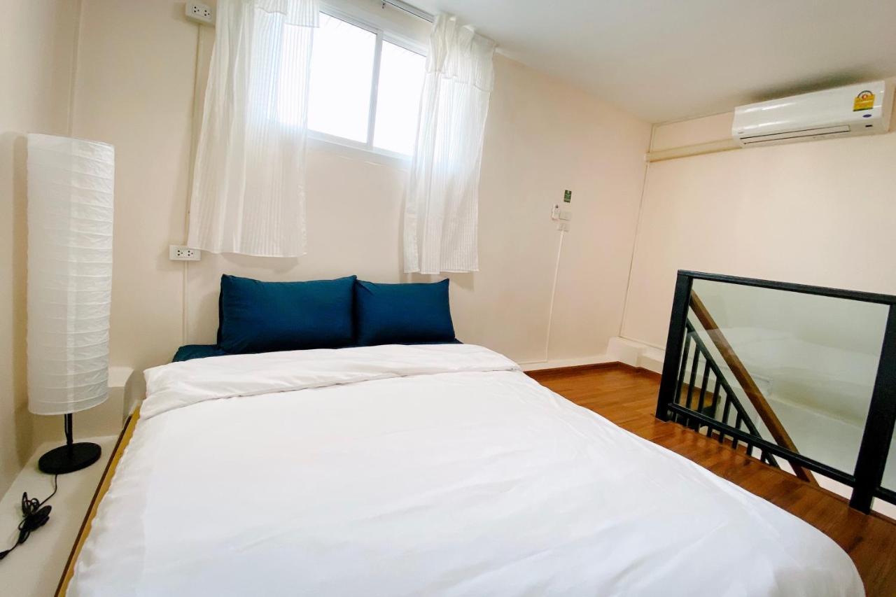 Small Space Cafe & Hostel *