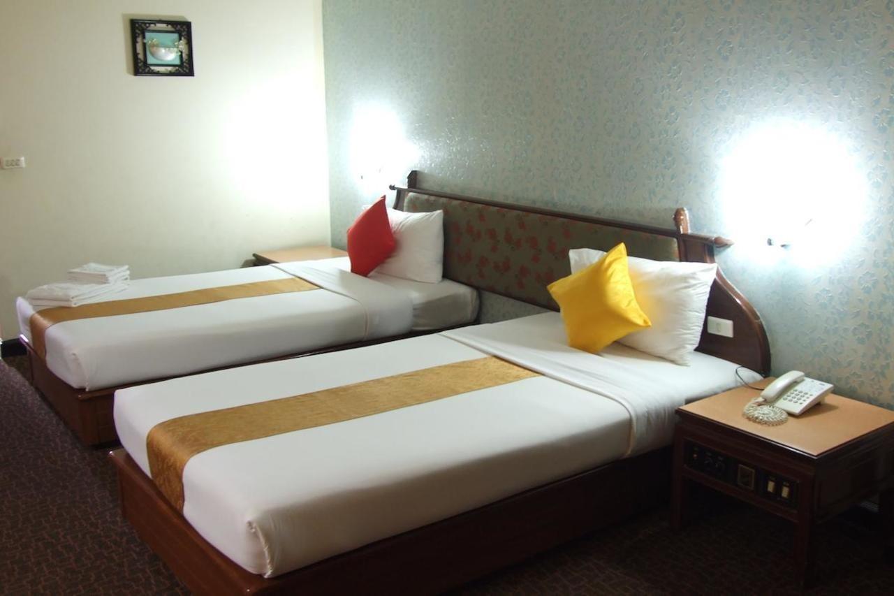 Hotell Ratchada 3*