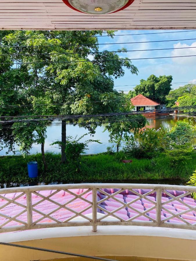 บ้านแบ่งห้องให้พัก บ้านยูกเฮม วิวทะเลสาบ รู้สึกเหมือนบ้านเพื่อน Hospedagem domiciliar Banguecoque