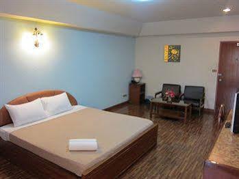 Apartment Galleria@subway Bangkok
