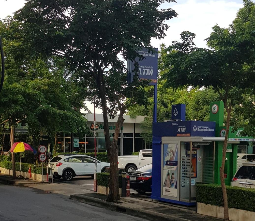 Hotel โรงแรมวินบางนา Win Bangna Bangkok