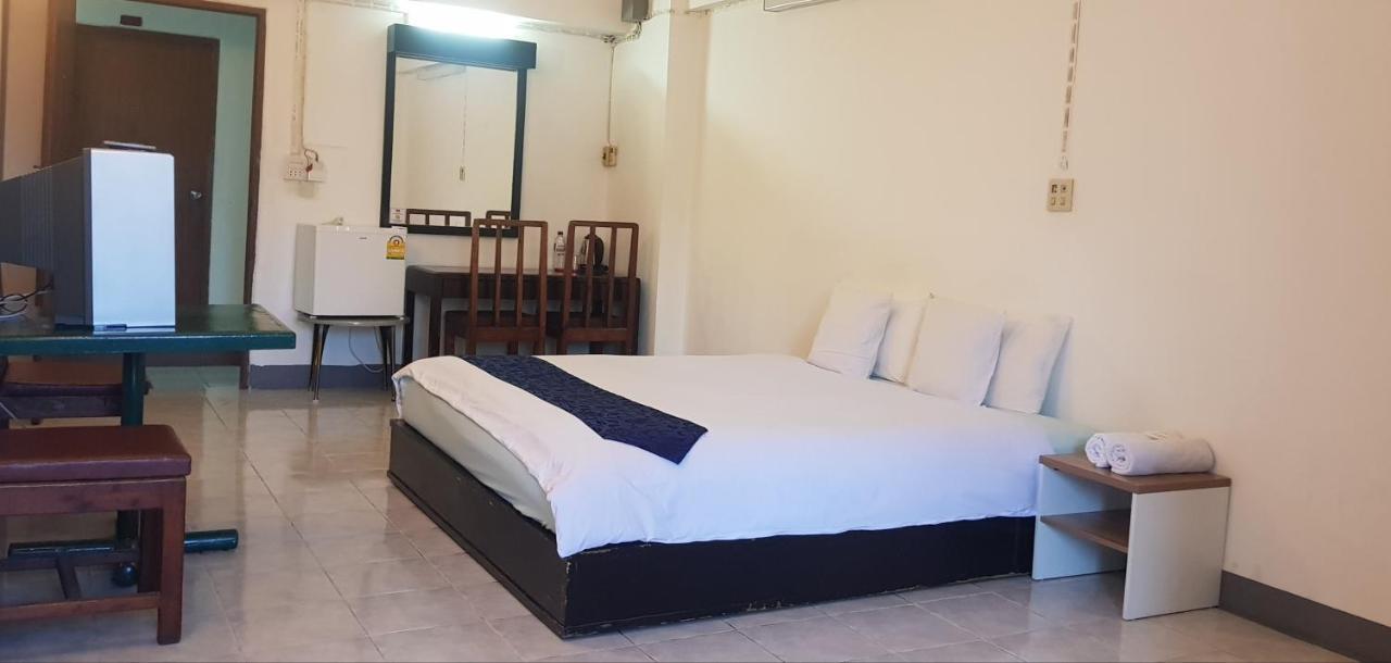 โรงแรมวินบางนา Win Bangna 3*