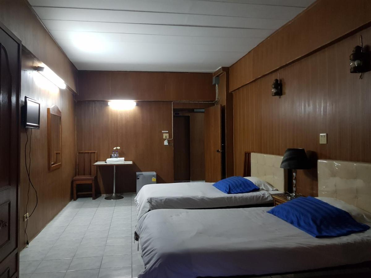 Hotel โรงแรมวินบางนา Win Bangna Bangkok