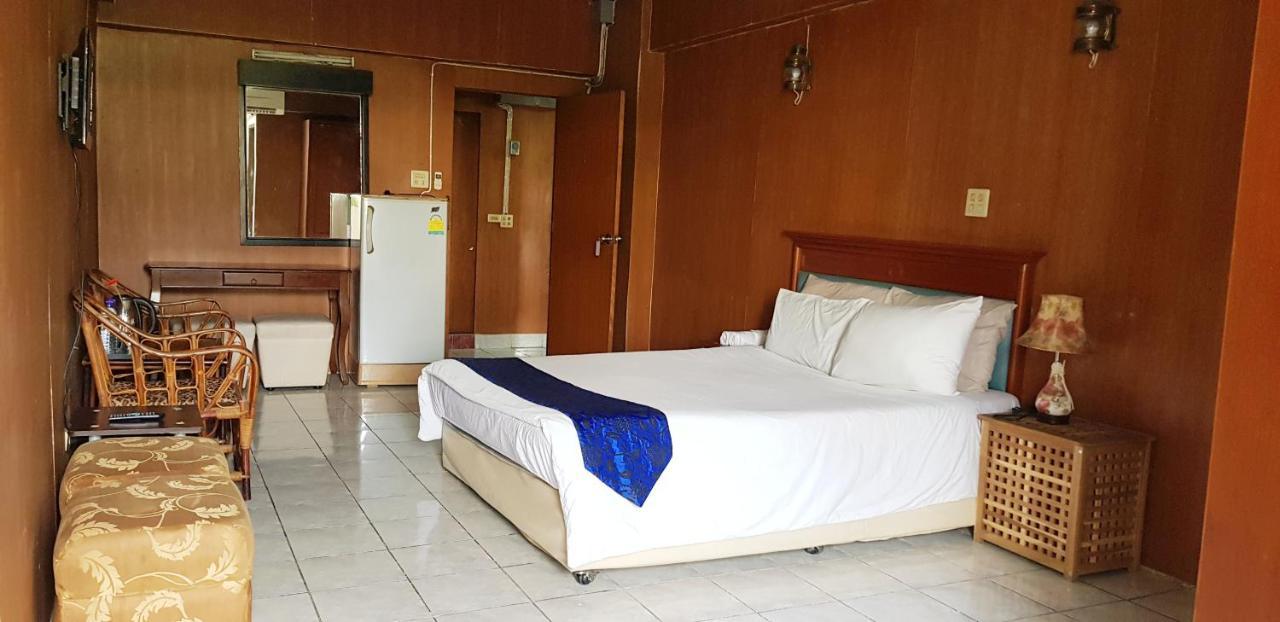 โรงแรมวินบางนา Win Bangna 3* Bangkok