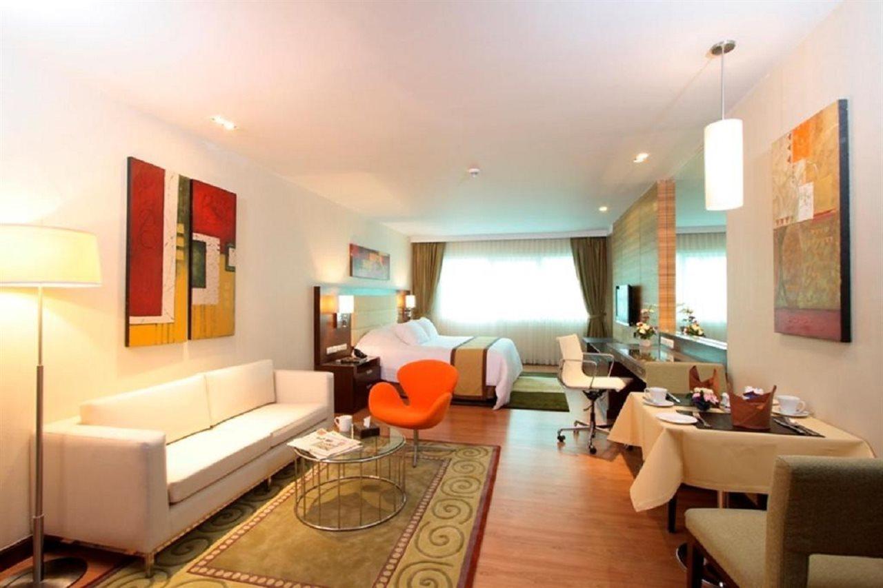 Legacy Sukhumvit - Sha Extra