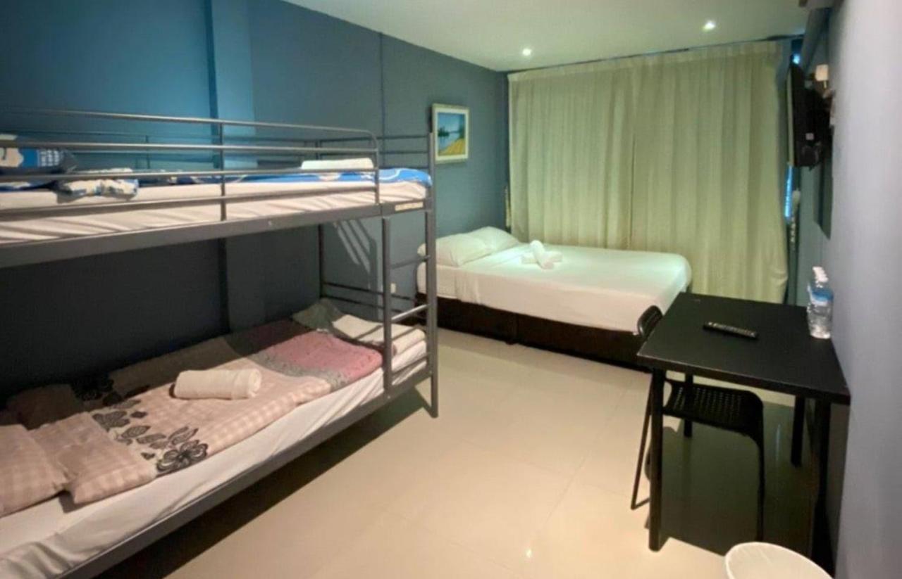 Gasthof The Little Pig Sukhumvit 2*