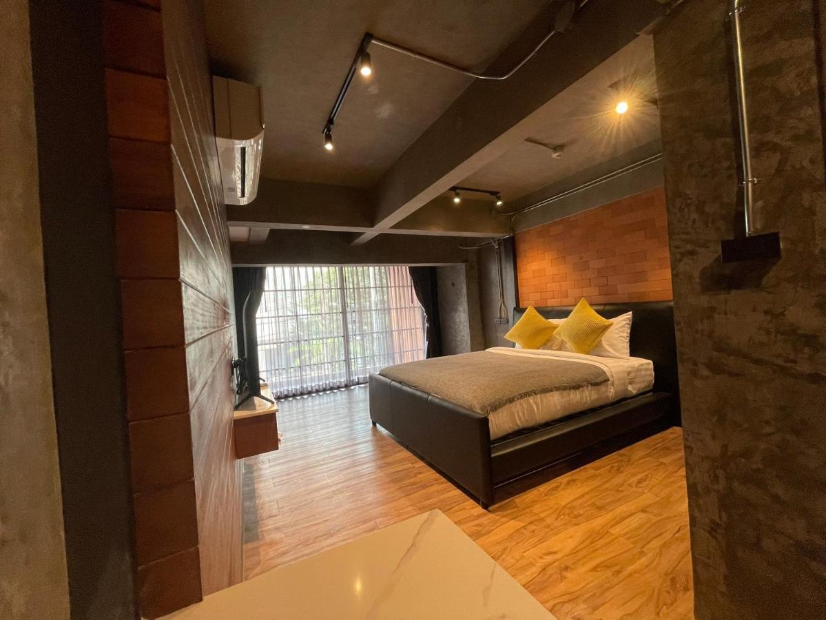 Khách sạn Loft122 *