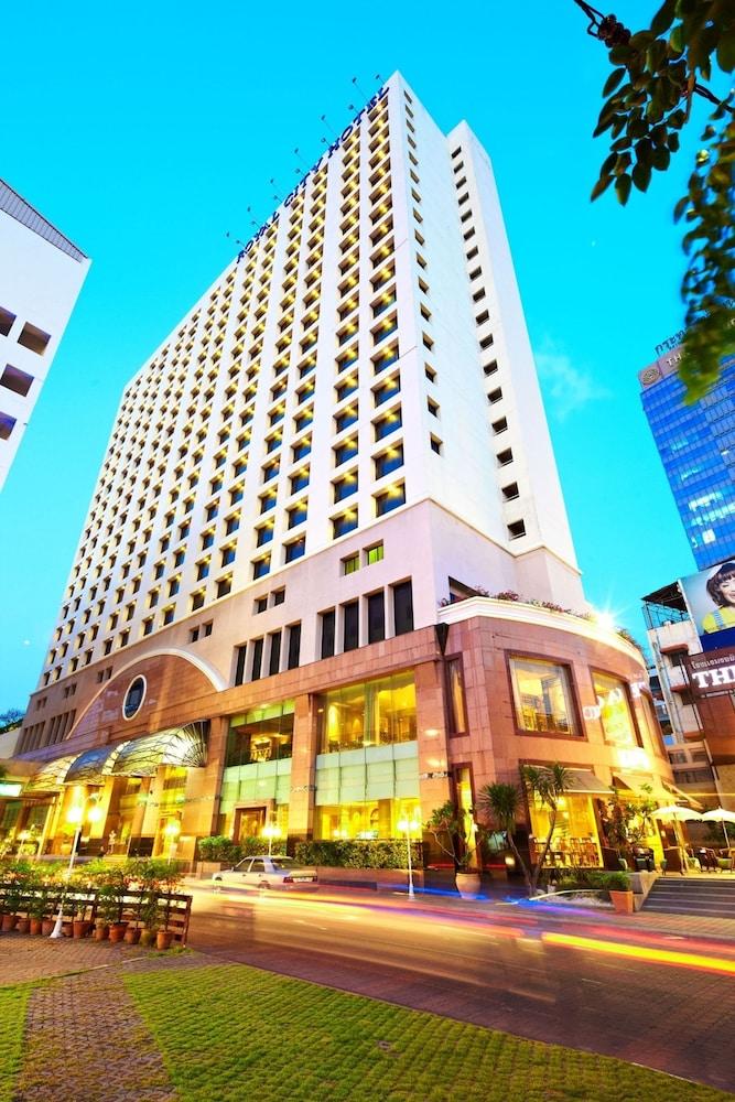 The Royal Hotell 4*