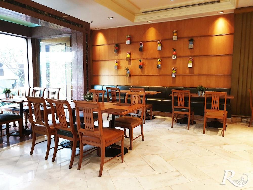 The Royal Hotell