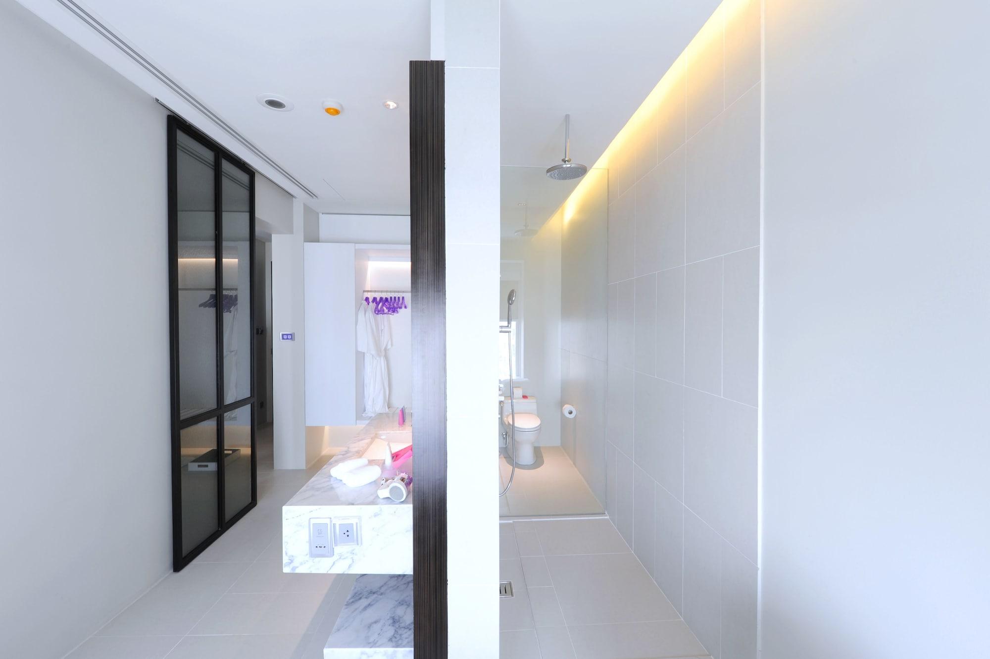 Mode Sathorn - Sha Extra