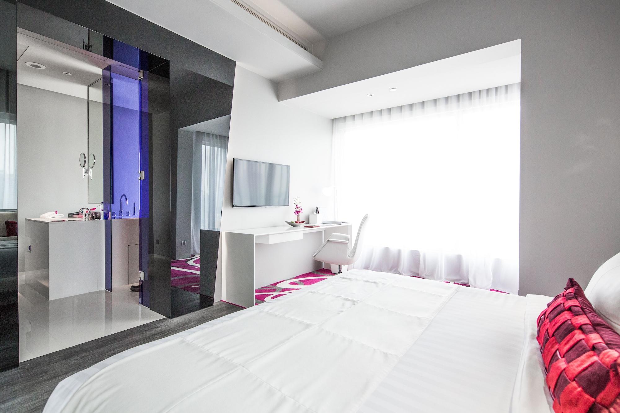 Mode Sathorn - Sha Extra