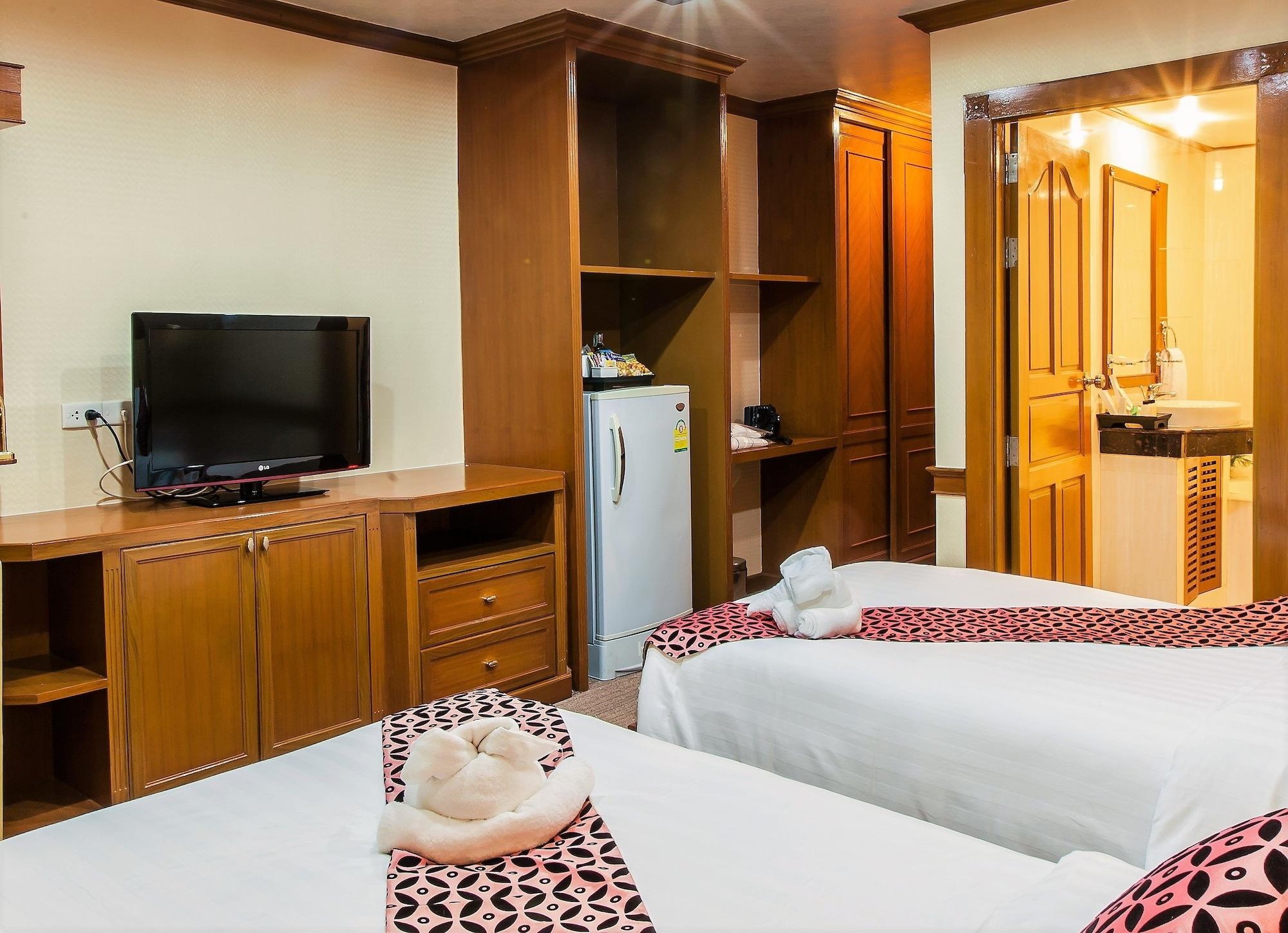 Oyo 796 Paradise Sukhumvit Hotel 3*