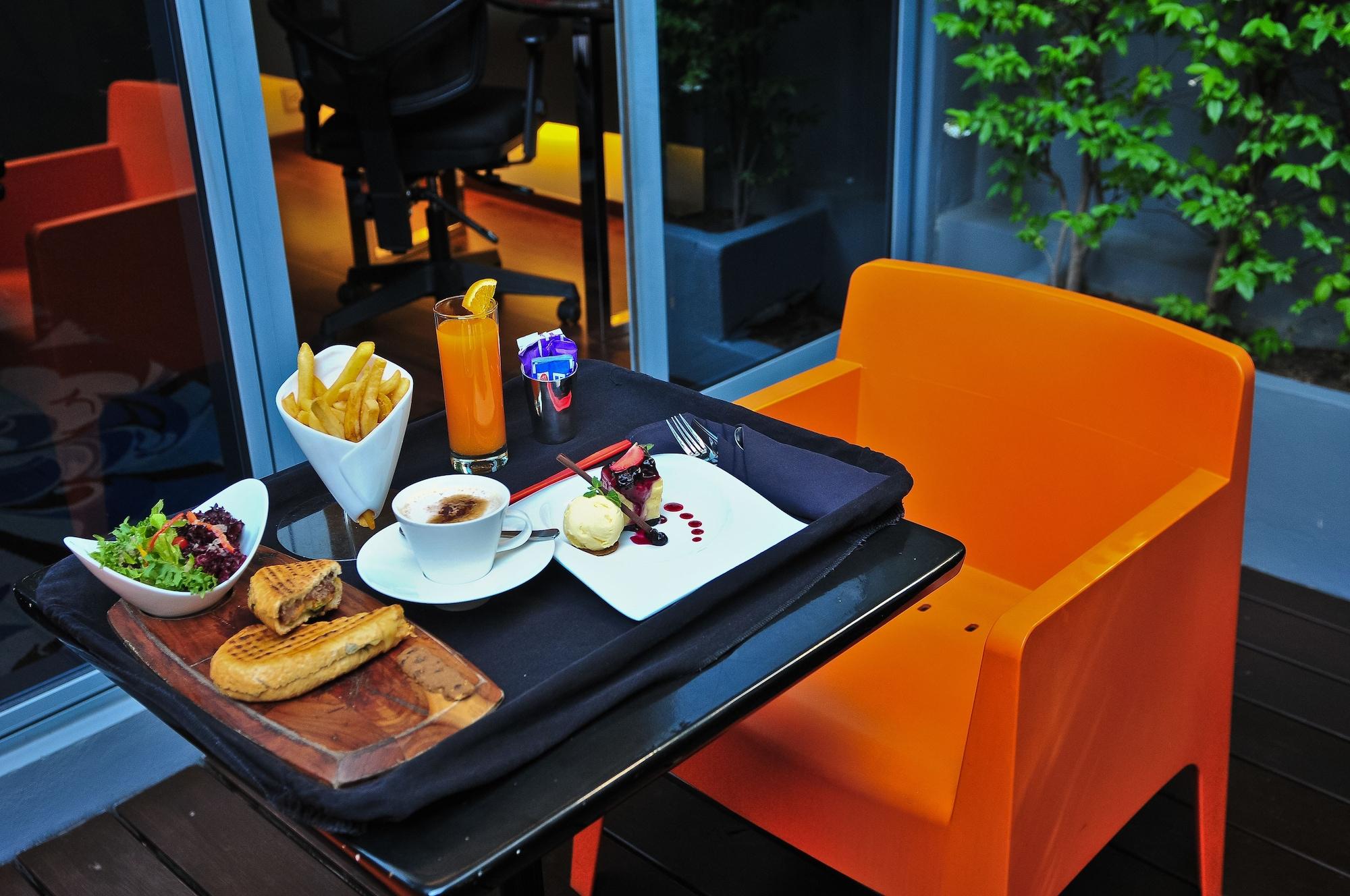 Galleria Sukhumvit 10 By Compass Hospitality 4* Bangkok