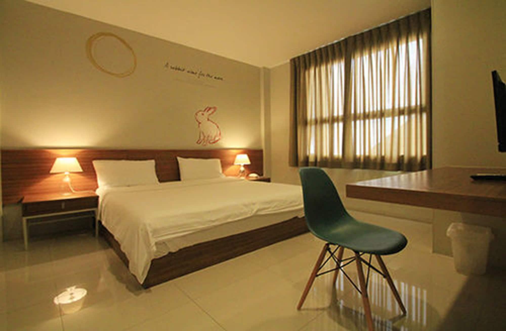 Chern Hostal *