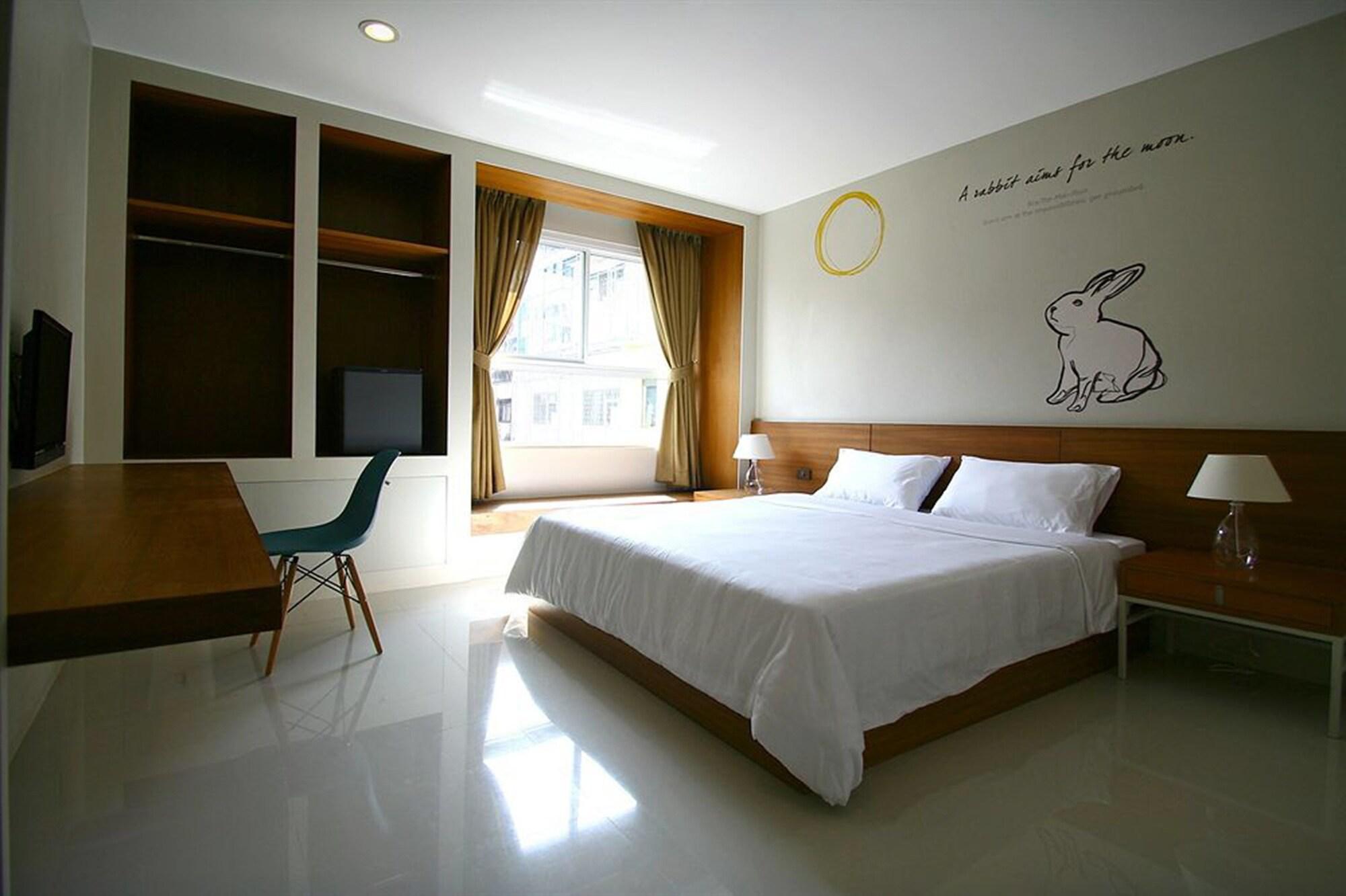 Hostal Chern Bangkok