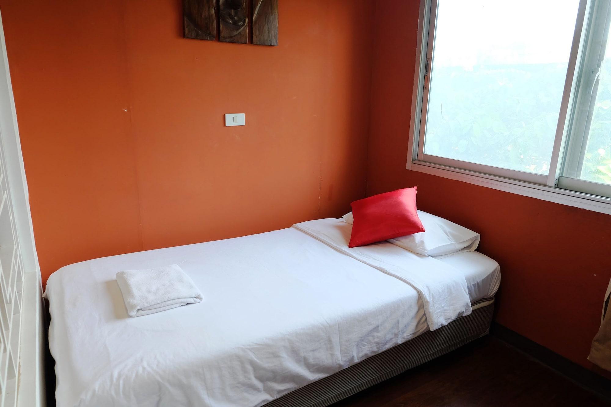 Take A Nap Hostal Bangkok