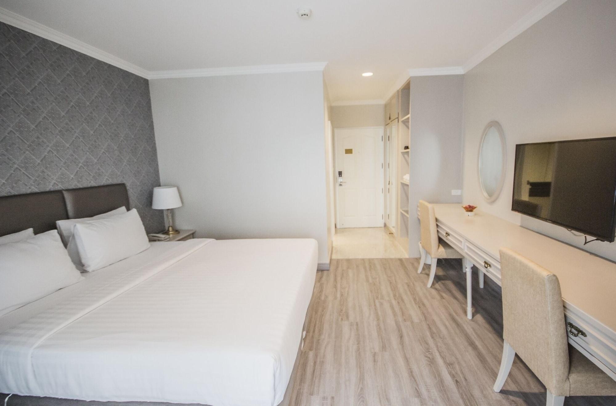 Romance Srinakarin Khách sạn Bangkok