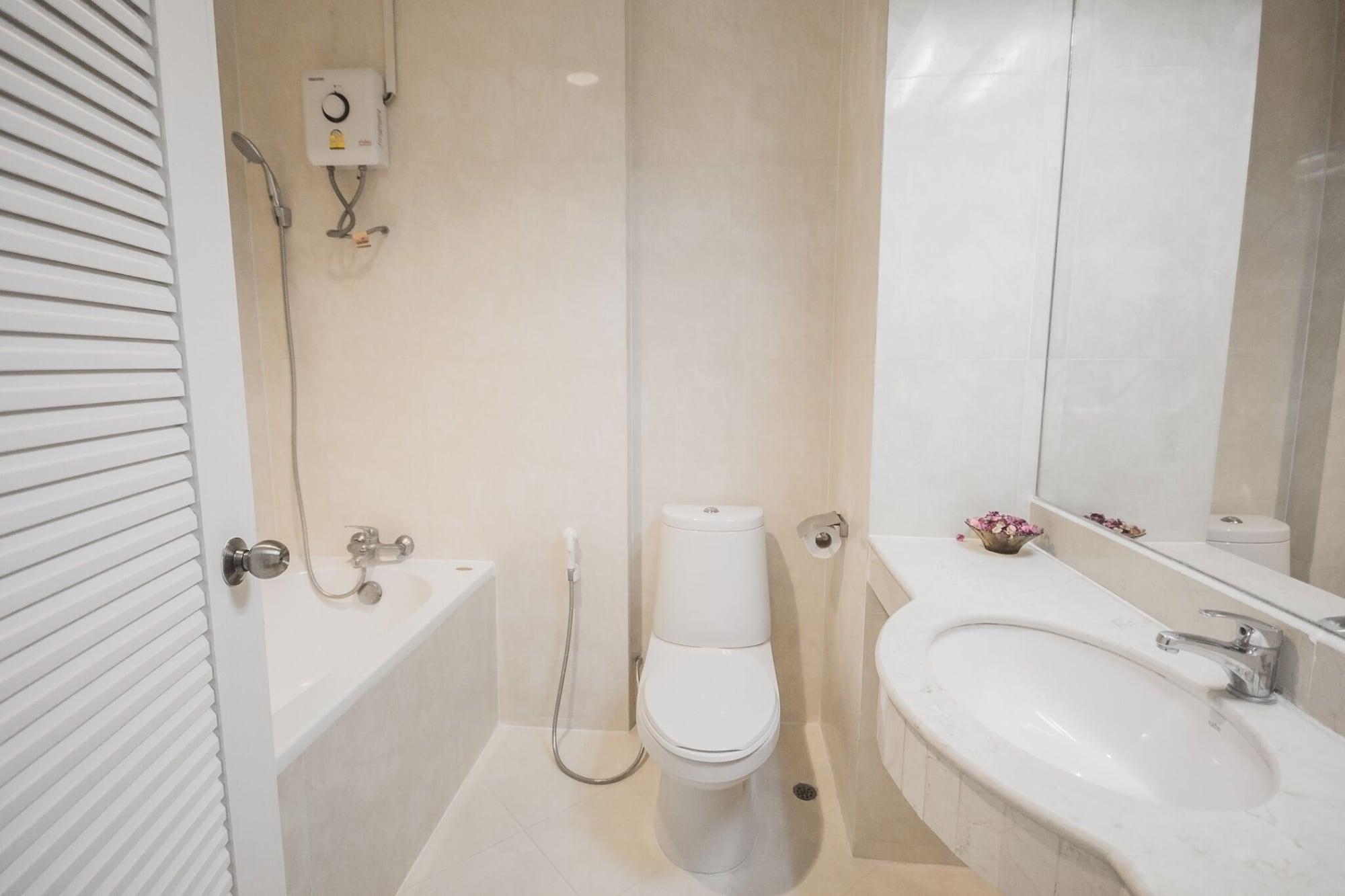 Romance Srinakarin Khách sạn 3*
