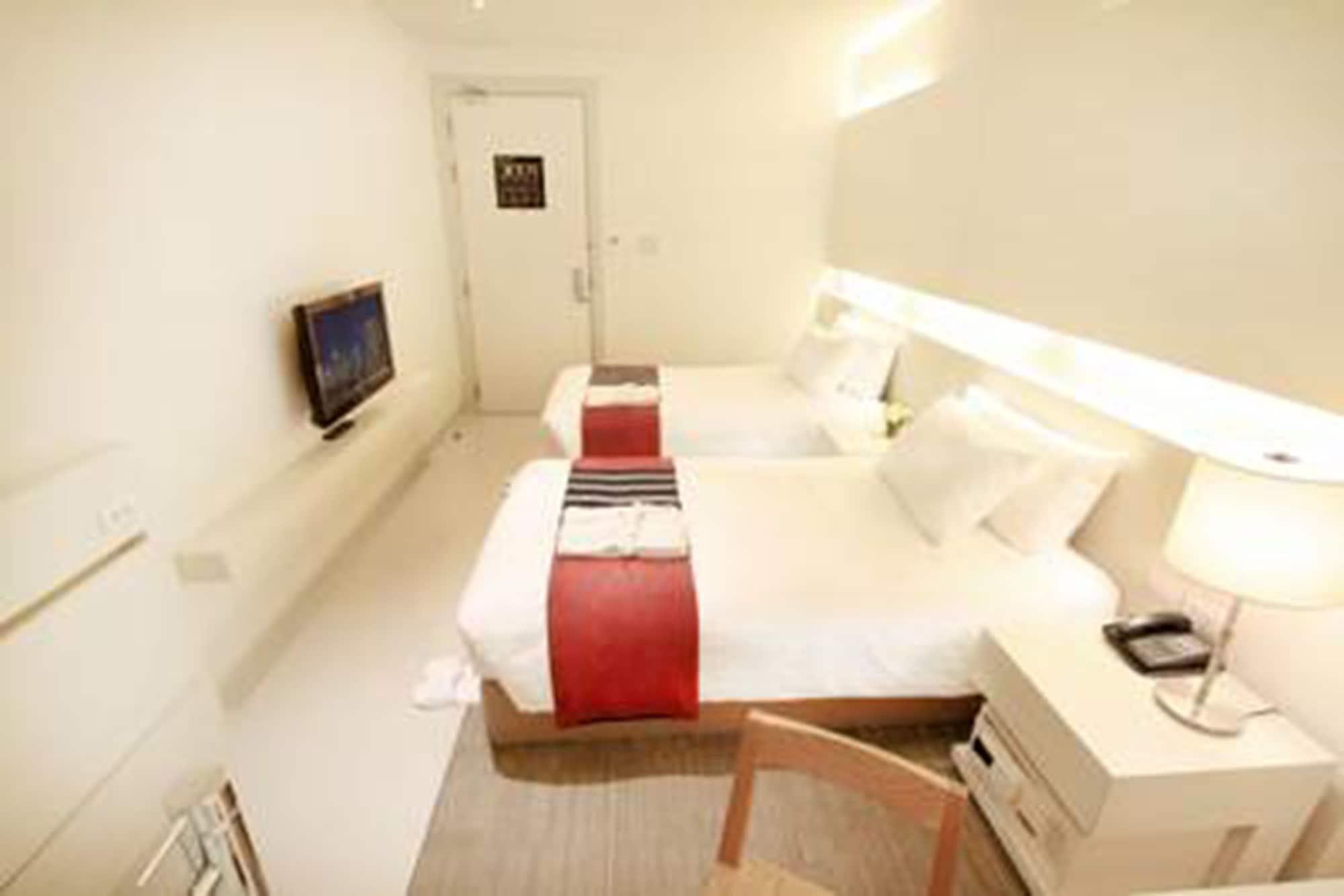 Hotel Aspira Hiptique Sukhumvit 13 3*