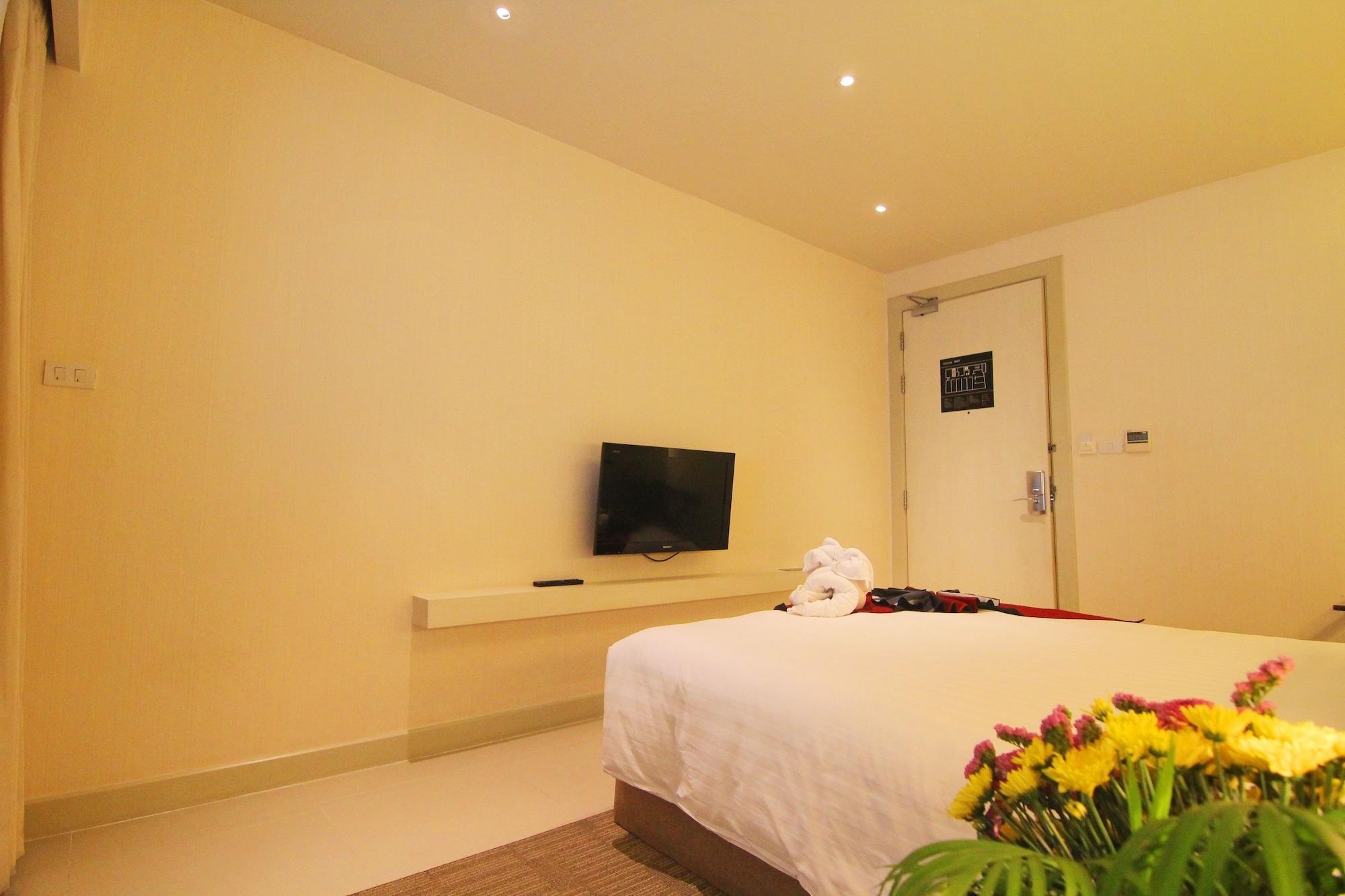 Hiptique Sukhumvit 13 Hotel 3*
