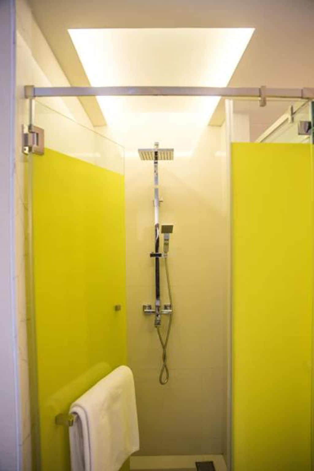 Khách sạn Midtown 4*