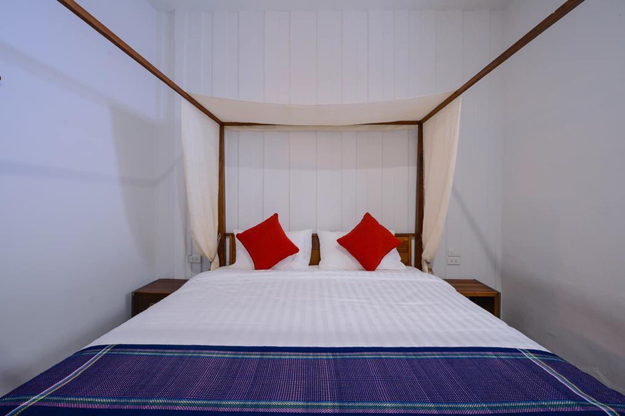 Neighbor Phuthon Bed & Breakfast Bangkok