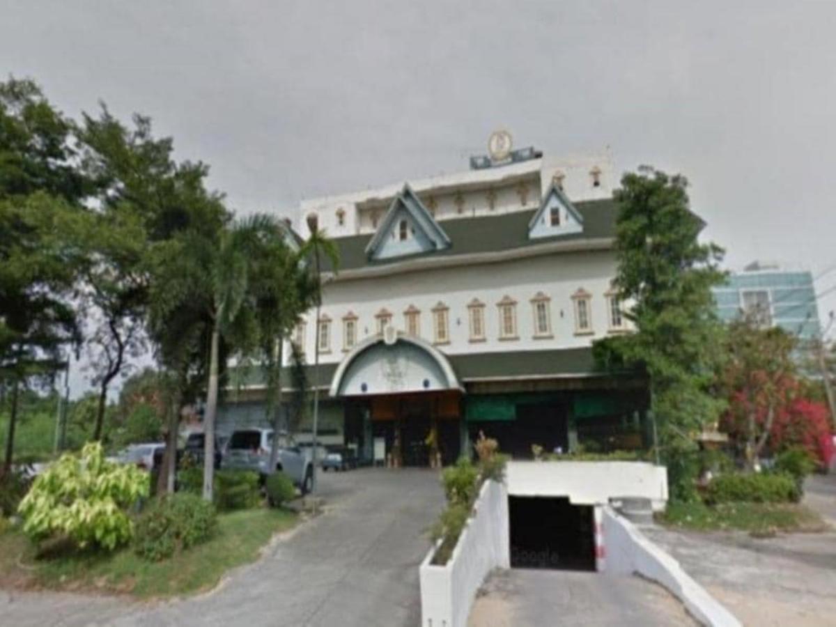 13 Coins Airport Ngam Wong Wan - Domestic 3*