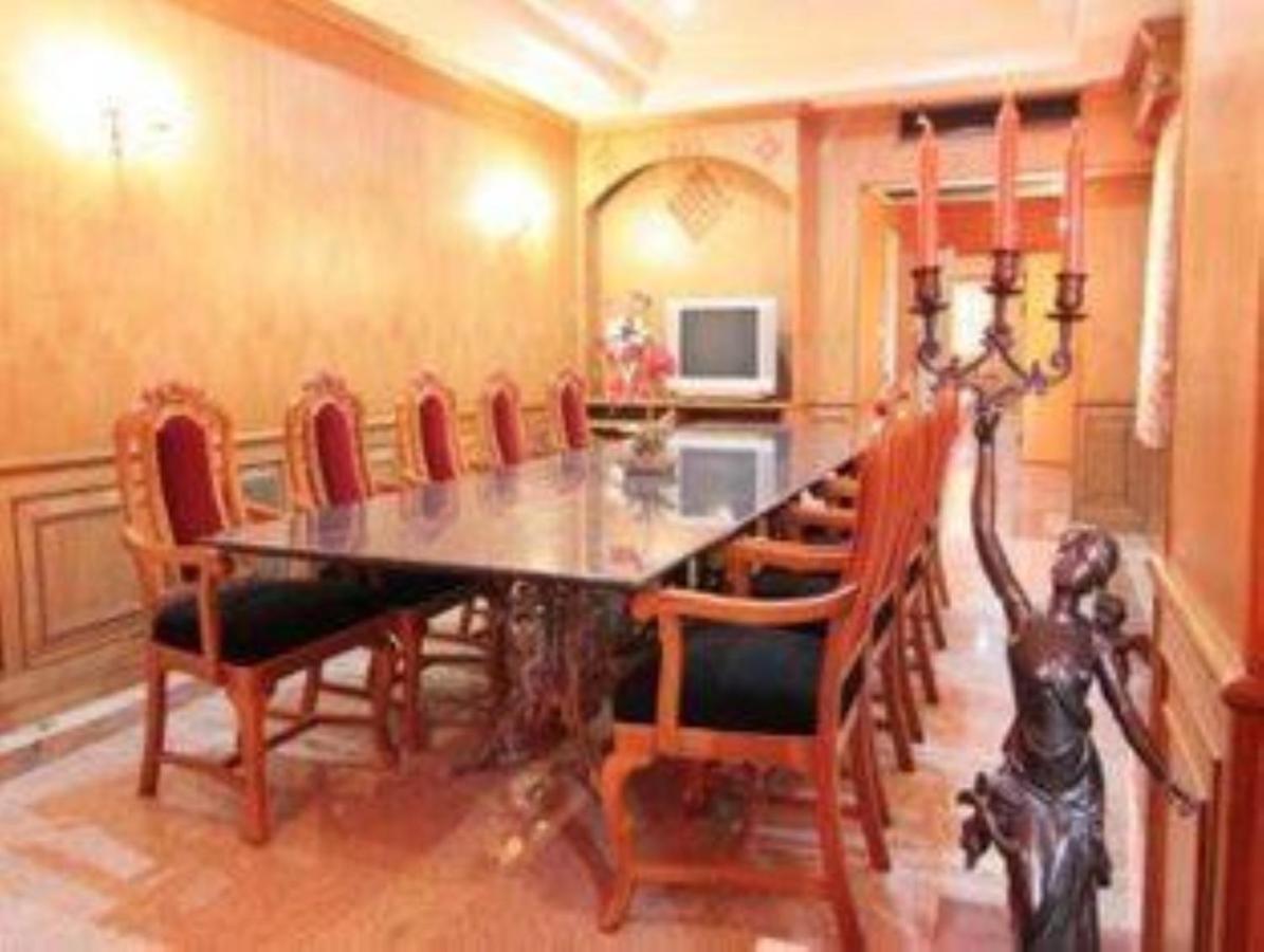 13 Coins Airport Ngam Wong Wan - Domestic Bangkok