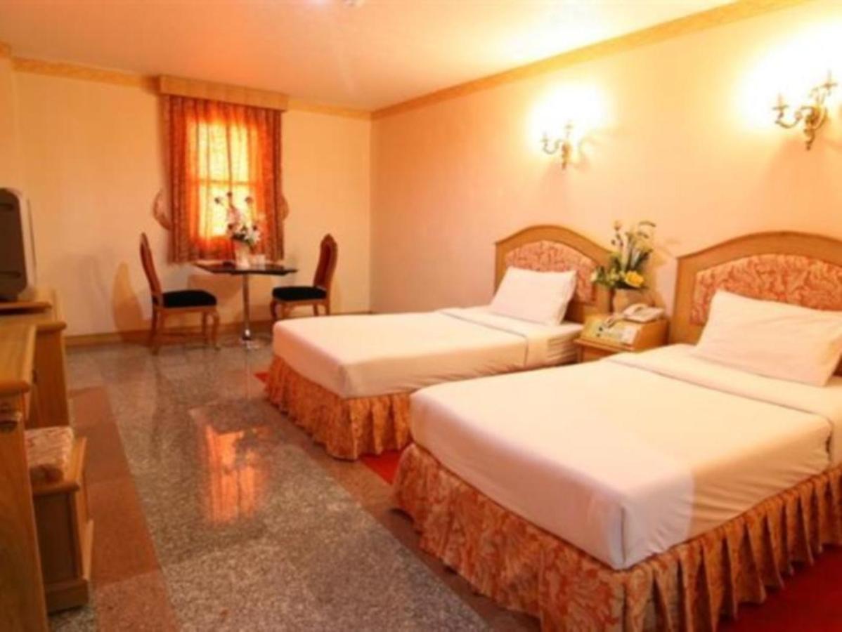 Hotel 13 Coins Airport Ngam Wong Wan - Domestic Bangkok