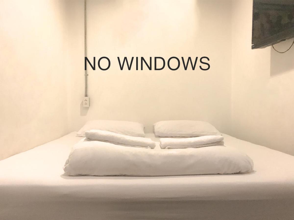 Hostal Holy Sheet