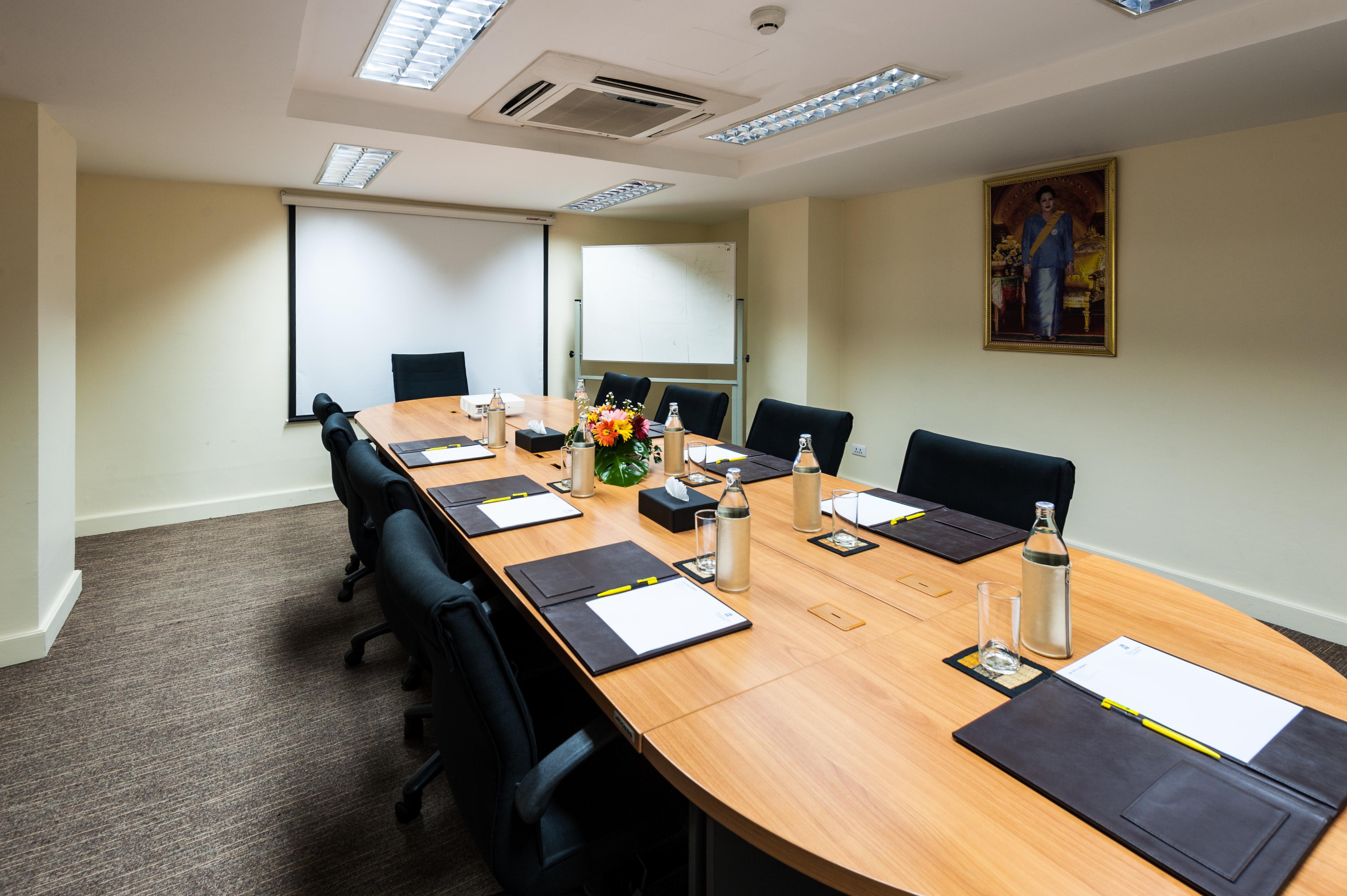 Lohas Residences Sukhumvit 2 Hotel 4*