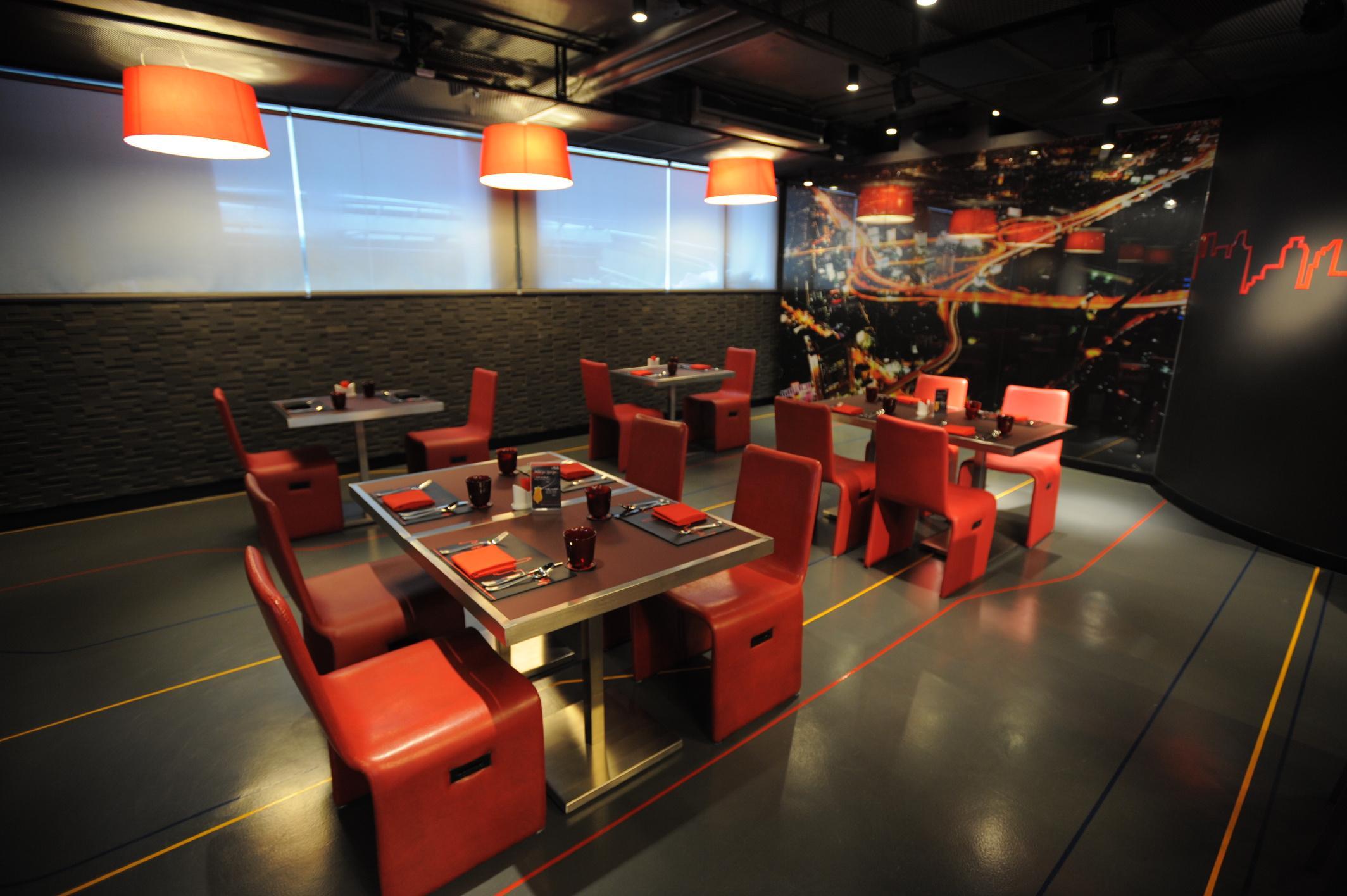 Galleria Sukhumvit 10 By Compass Hospitality Hotel