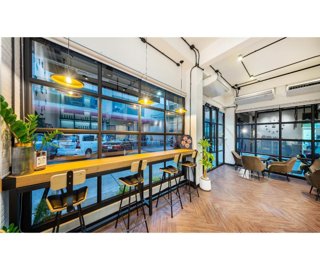 Siam Subway Hostel&café Bangkok