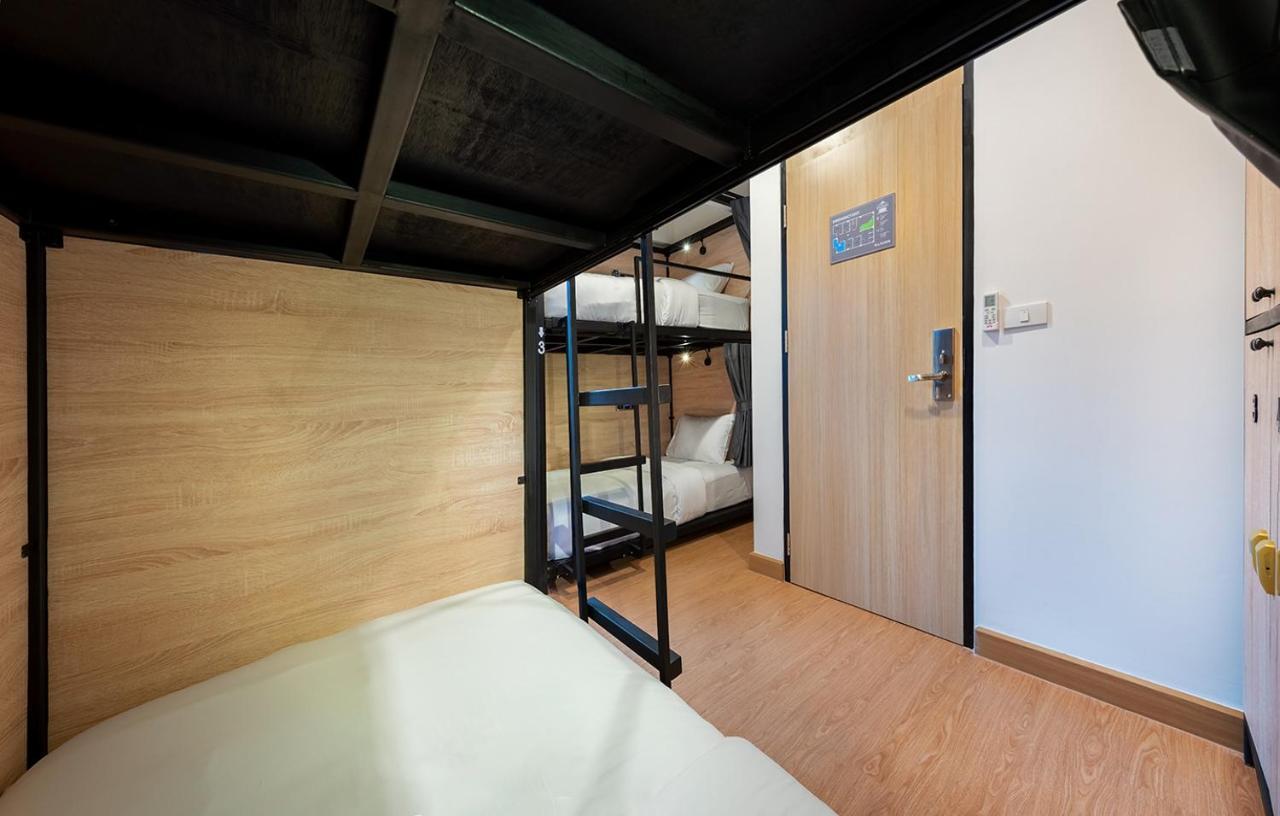Siam Subway Hostel&café *