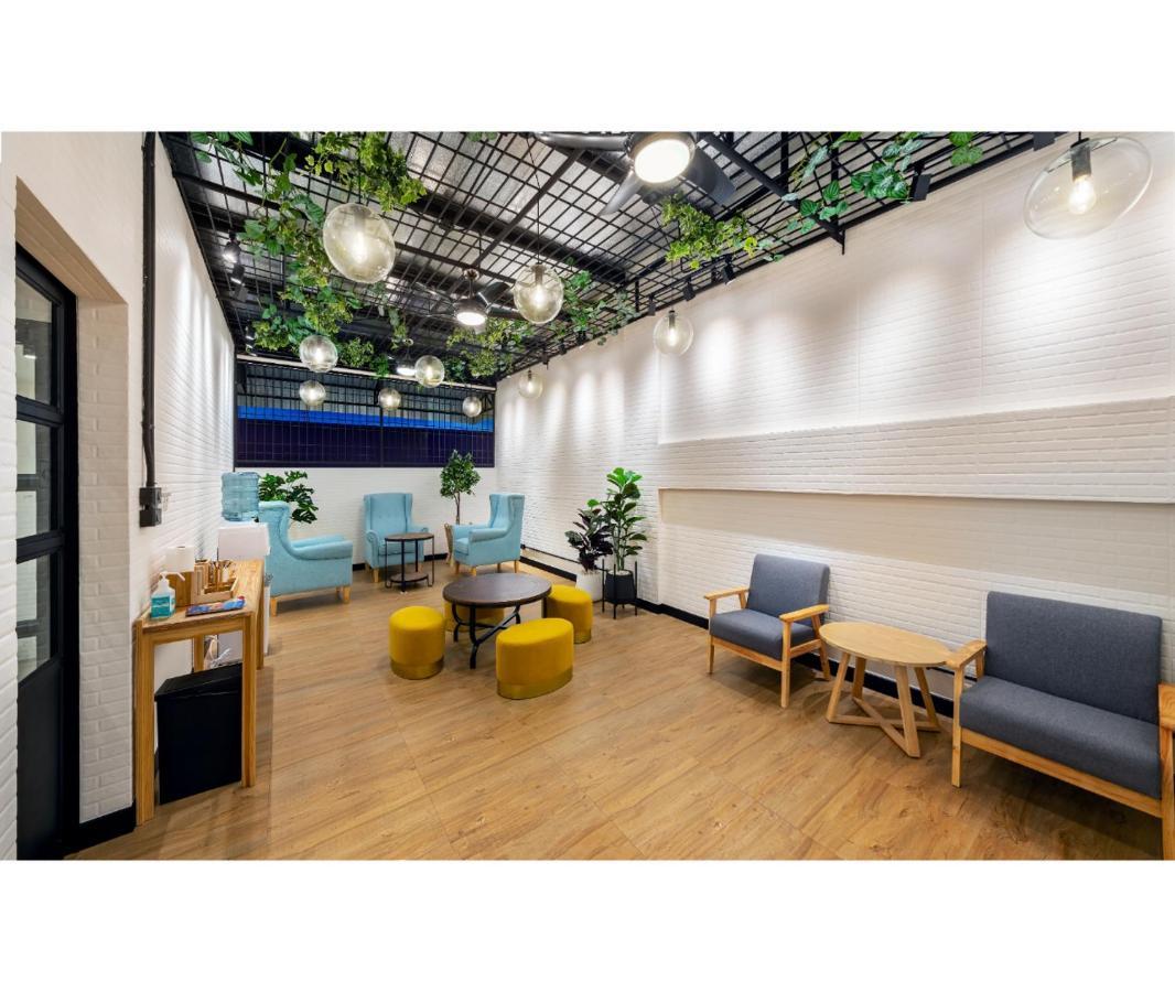 Siam Subway Hostel&café Ostello *