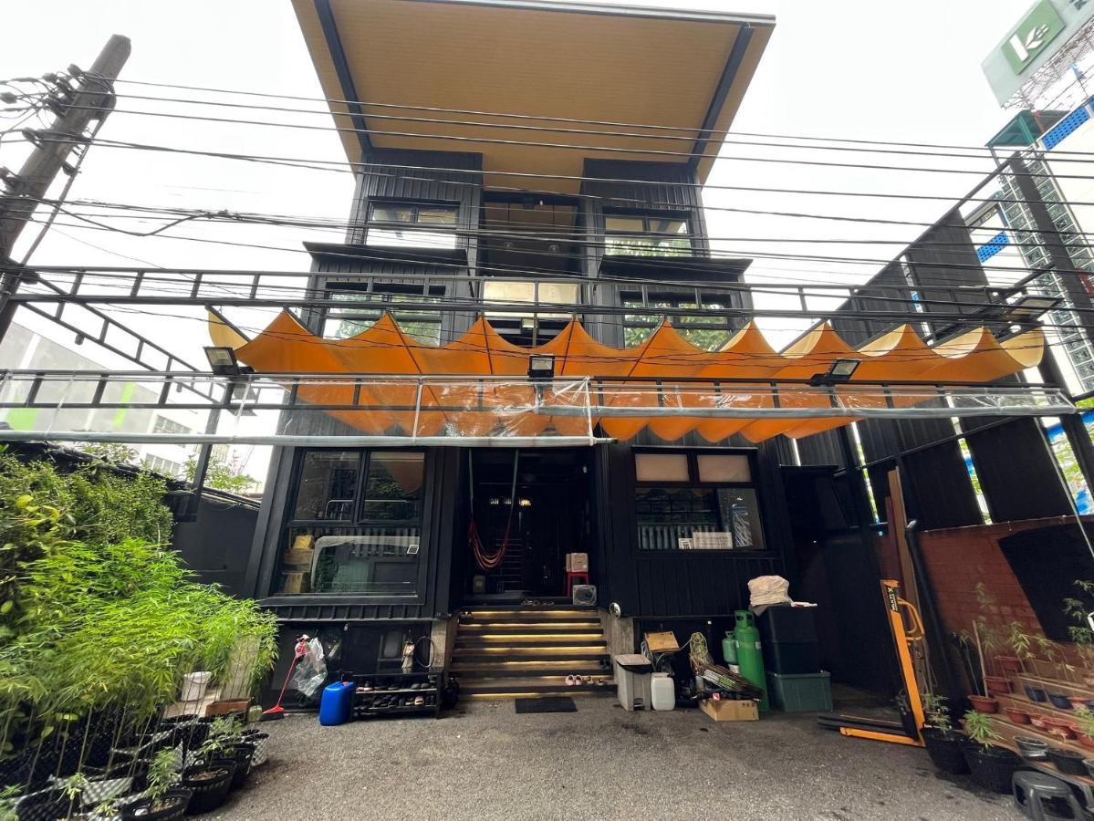 Baan 75, Sukhumvit 42 * Bangkok
