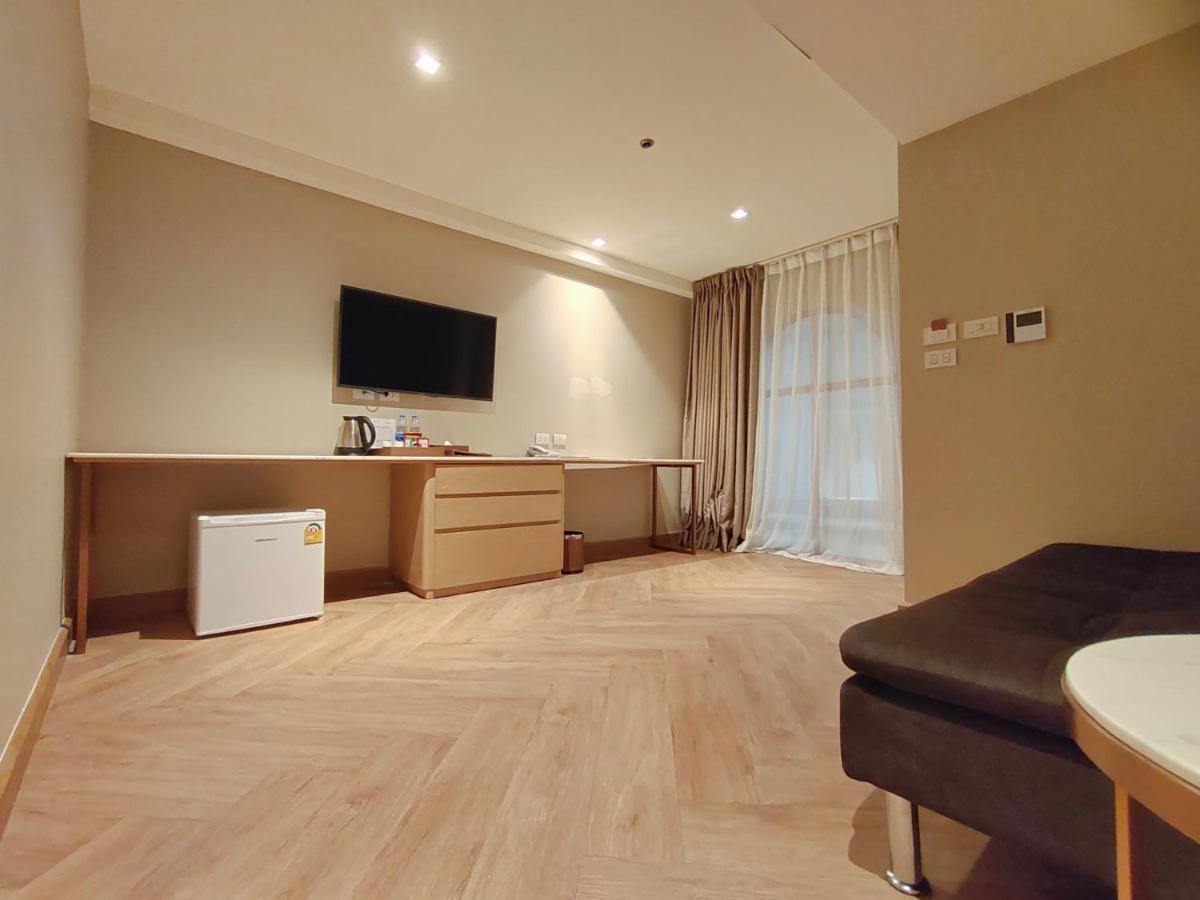Away Riverside Kene Hotell 4*