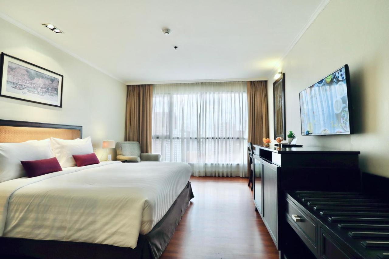 Bandara Silom, Hotel 4*