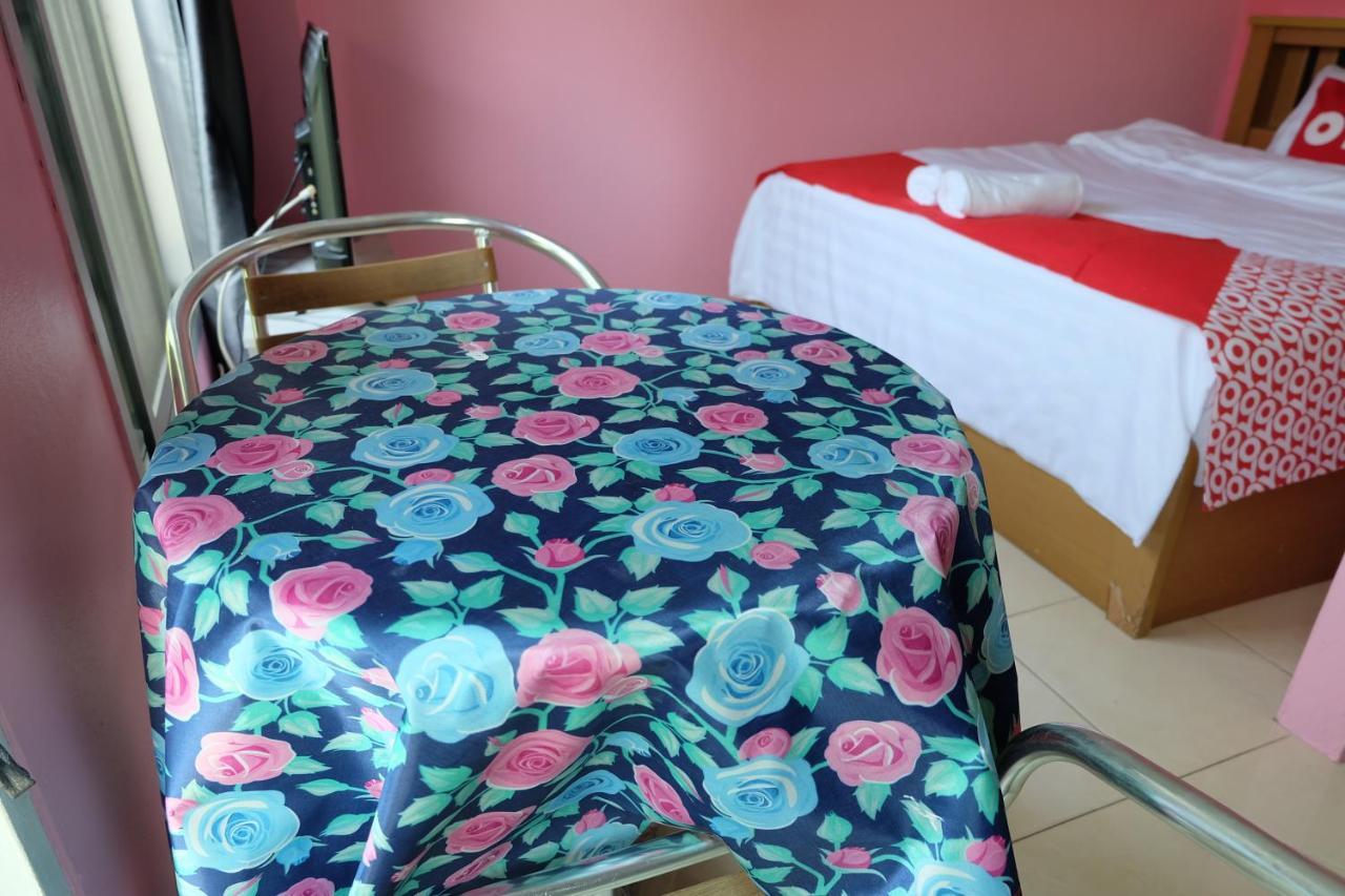 Hotel Oyo 75429 '101 Place Navanakorm'