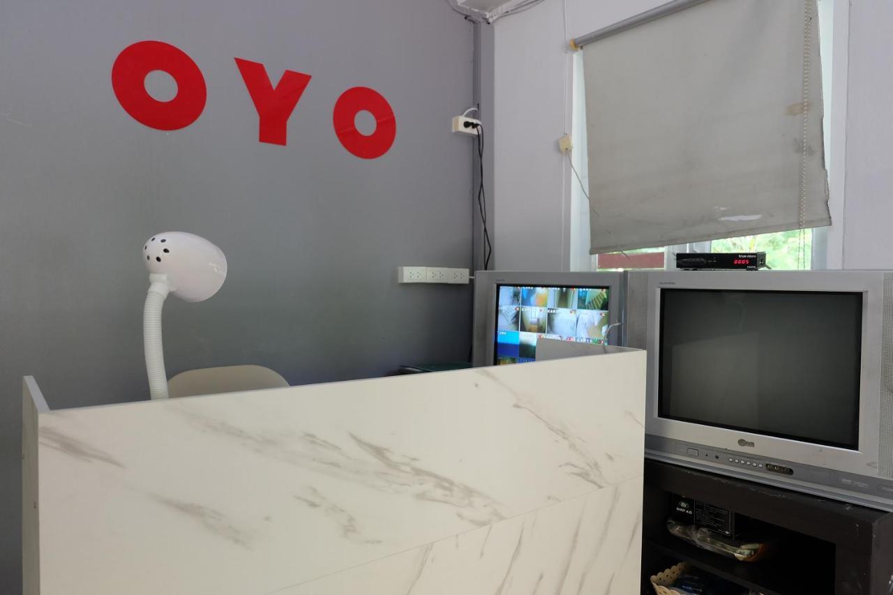 Oyo 75429 '101 Place Navanakorm' 3* Bangkok