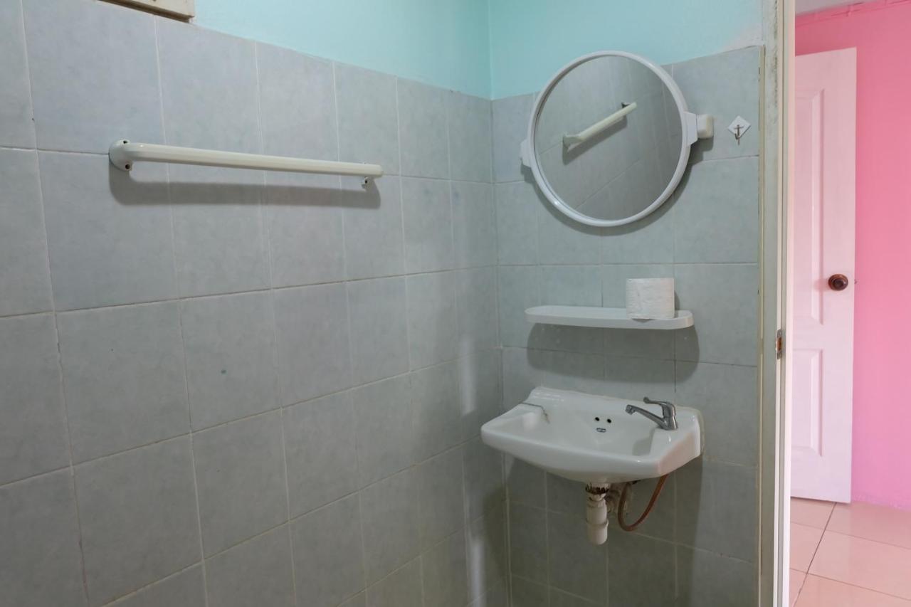 Hotel Oyo 75429 '101 Place Navanakorm'