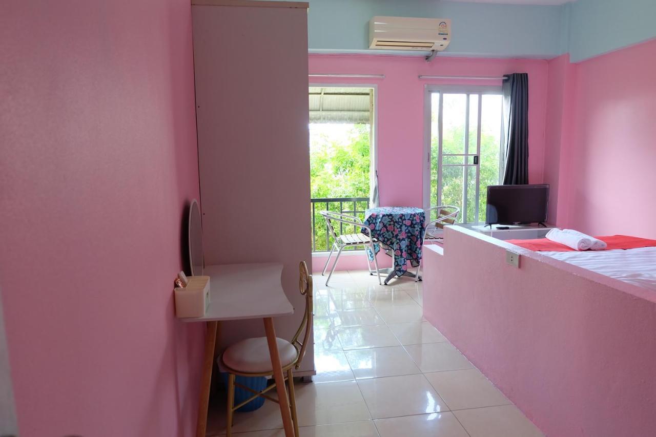 Hotel Oyo 75429 '101 Place Navanakorm' Bangkok