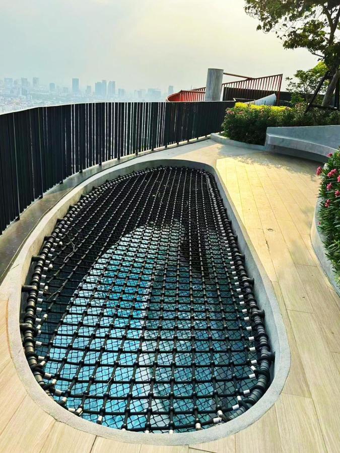 Xt Huaikhwang Apartment Bangkok
