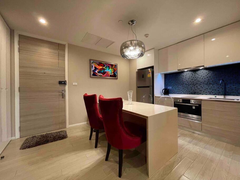 Luxurious In Prime Area Appartement