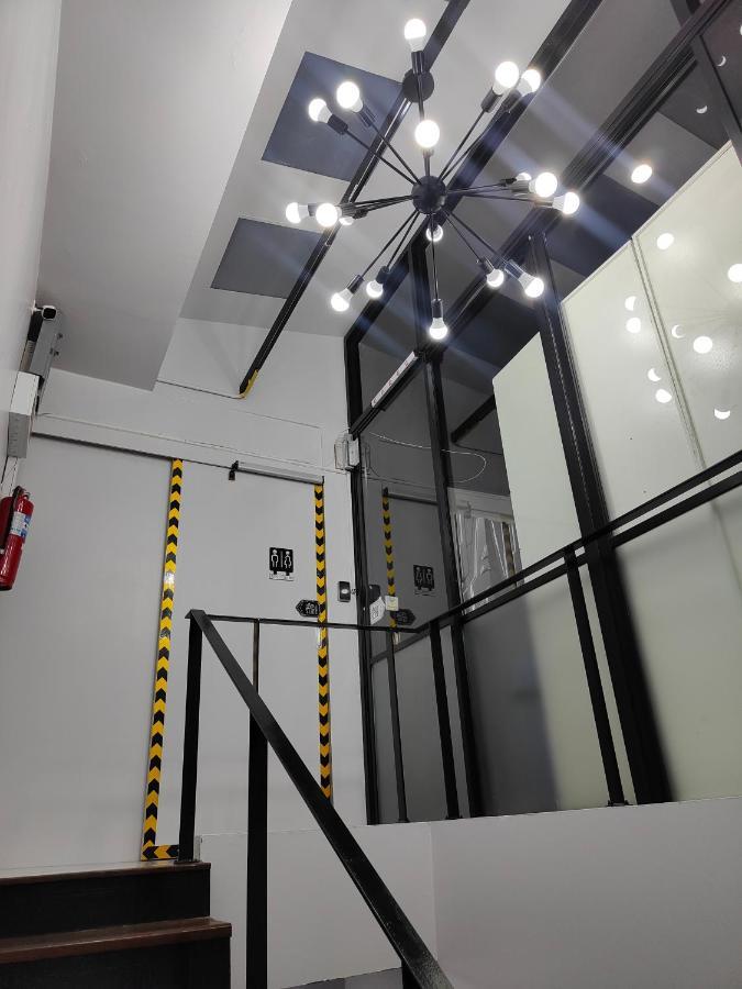 Met A Space Pod @phrom Phong Ostello *