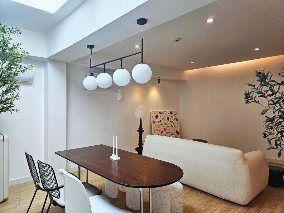 Apartment Pb 1 Min To Bts Saladaeng & Mrt Silom Bangkok