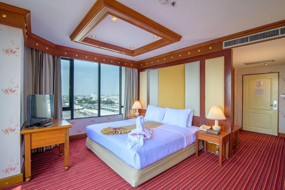Alexander Bangkok