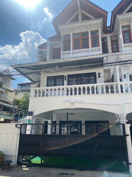 Sathon輕軌附近市中心5房獨棟全明屋各大景點附近